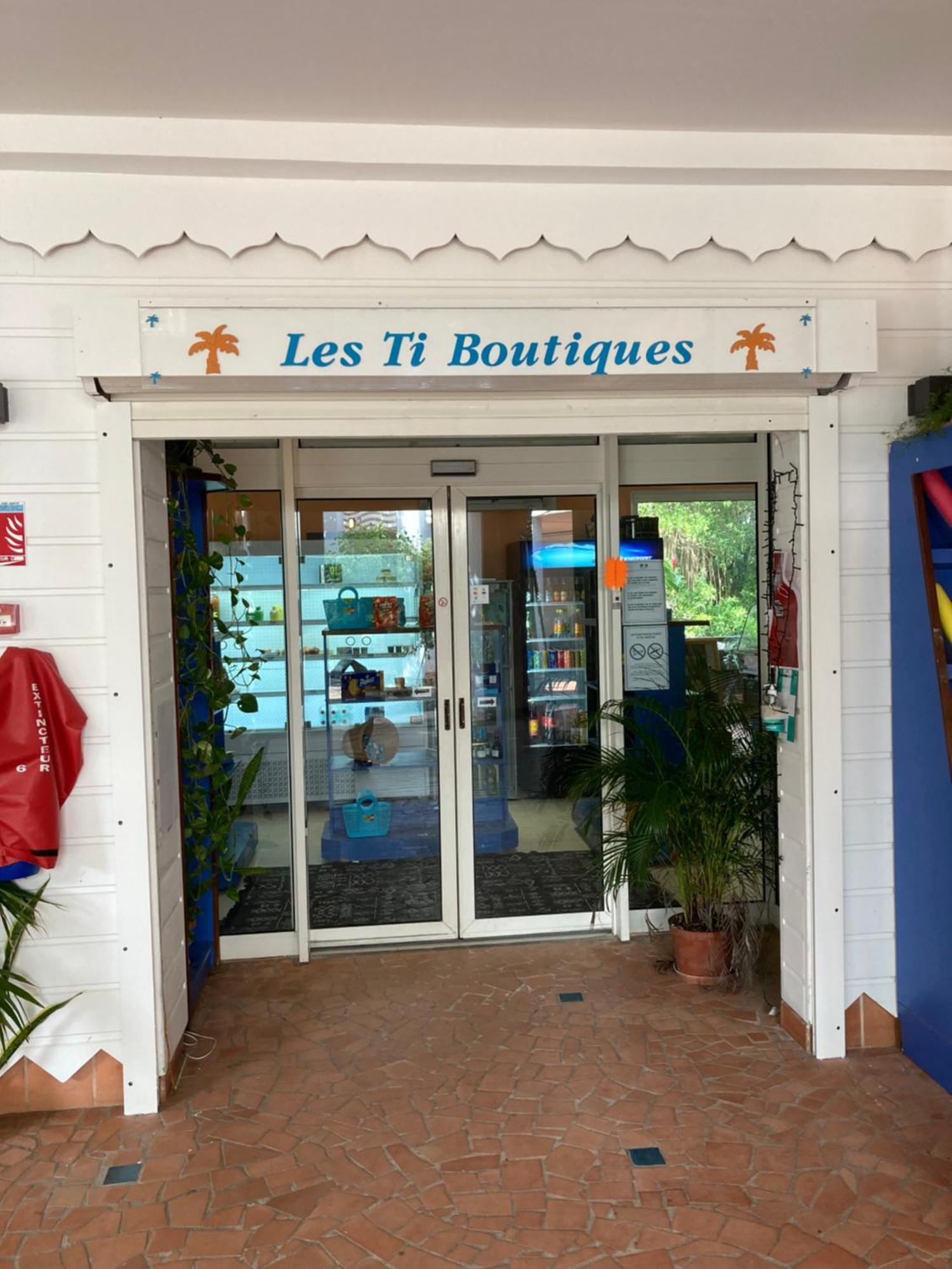 Appartement Arc En Ciel 3 Pieces Avec Acces Piscine Et Plage Saint-Francois  Exterior photo